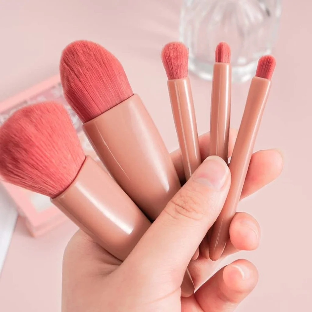 Portable-Mini-Makeup-Set4-1698473804